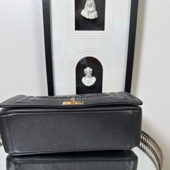 Valentino by Mario Valentino - Picture 7 of 16